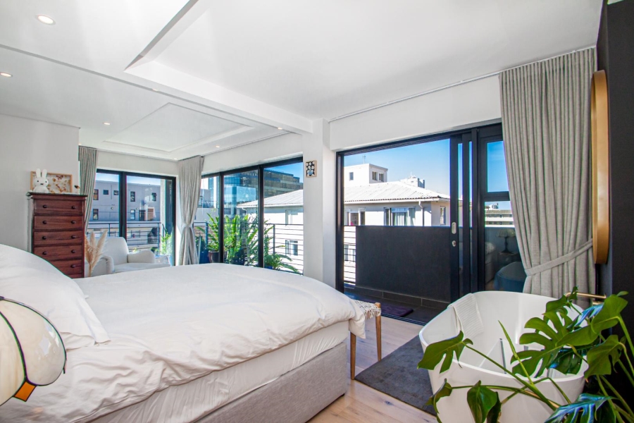 2 Bedroom Property for Sale in Sea Point Western Cape